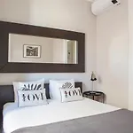 Alfama Graca District Typical & Bright , 3 Bedroom With Ac 1st Floor リスボン