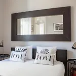 アパート Alfama Graca District Typical & Bright , 3 Bedroom With Ac 1st Floor