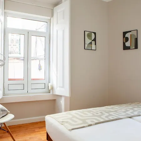 Alfama Graca District Typical & Bright , 3 Bedroom With Ac 1st Floor * Lisbon