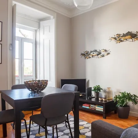 Alfama Graca District Typical & Bright , 3 Bedroom With Ac 1st Floor
