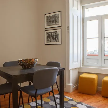 Alfama Graca District Typical & Bright , 3 Bedroom With Ac 1st Floor Apartment Lisbon