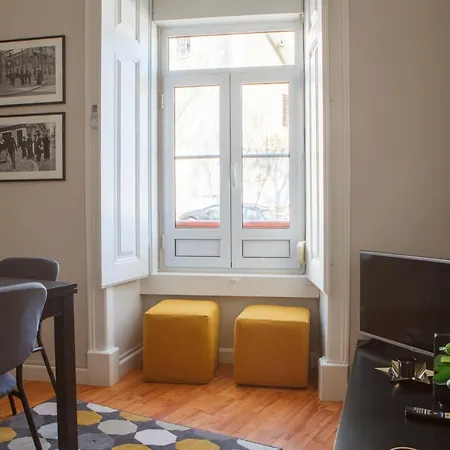 Apartment Alfama Graca District Typical & Bright , 3 Bedroom With Ac 1st Floor Lisbon