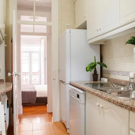 Alfama Graca District Typical & Bright , 3 Bedroom With Ac 1st Floor * Lisbon