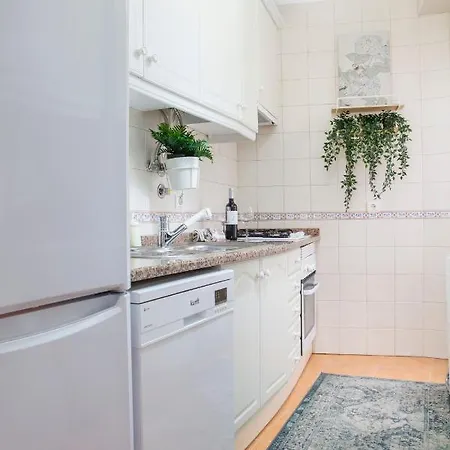 Alfama Graca District Typical & Bright , 3 Bedroom With Ac 1st Floor * Lisbon
