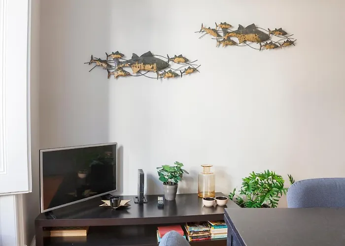 Апартаменты Alfama Graca District Typical & Bright , 3 Bedroom With Ac 1st Floor