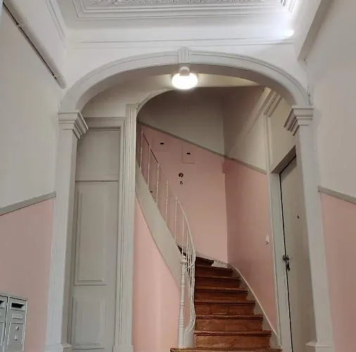 Апартаменты Alfama Graca District Typical & Bright , 3 Bedroom With Ac 1st Floor Лиссабон