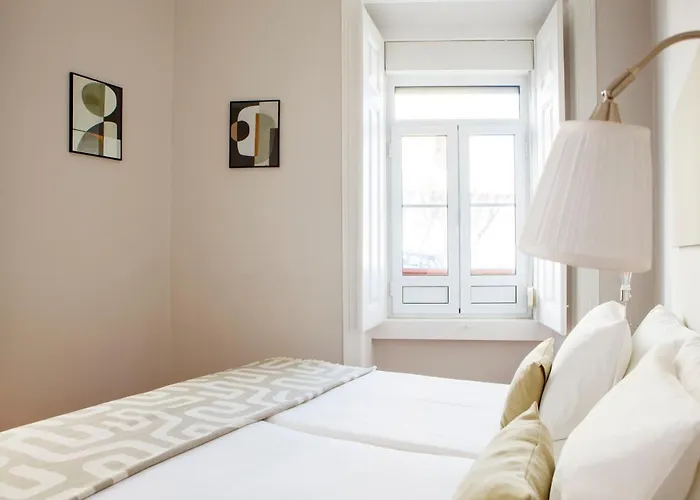 Alfama Graca District Typical & Bright , 3 Bedroom With Ac 1st Floor *