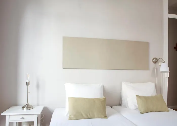 Alfama Graca District Typical & Bright , 3 Bedroom With Ac 1st Floor *