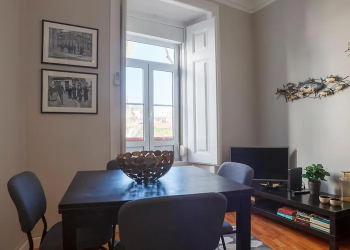 דירה Alfama Graca District Typical & Bright , 3 Bedroom With Ac 1st Floor *