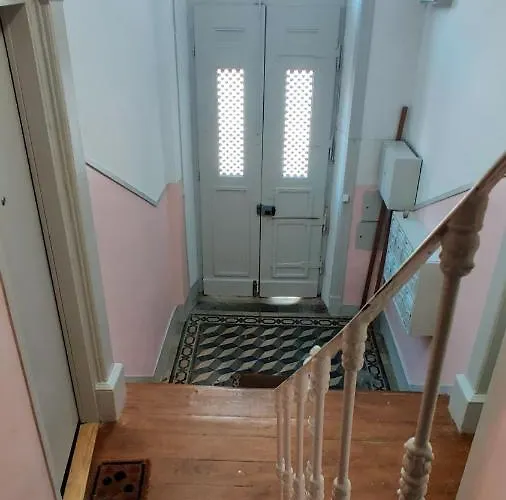 Alfama Graca District Typical & Bright , 3 Bedroom With Ac 1st Floor דירה *