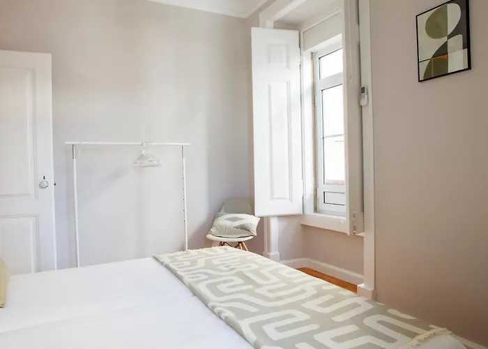 דירה Alfama Graca District Typical & Bright , 3 Bedroom With Ac 1st Floor