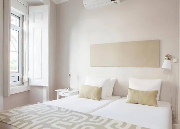 דירה Alfama Graca District Typical & Bright , 3 Bedroom With Ac 1st Floor ליסבון