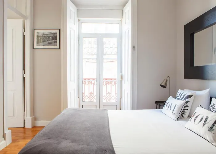דירה Alfama Graca District Typical & Bright , 3 Bedroom With Ac 1st Floor