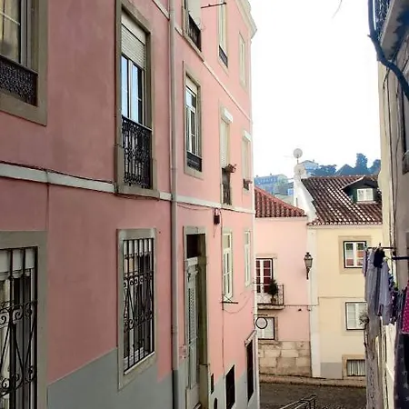 Alfama Graca District Typical & Bright , 3 Bedroom With Ac 1st Floor Apartman Lisboa