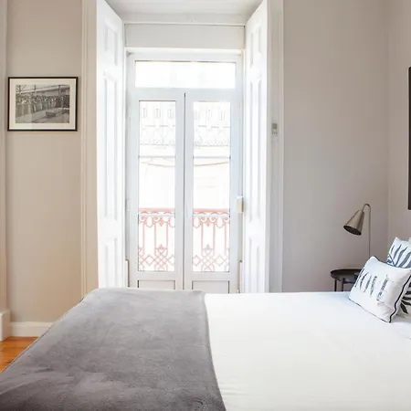 Apartman Alfama Graca District Typical & Bright , 3 Bedroom With Ac 1st Floor