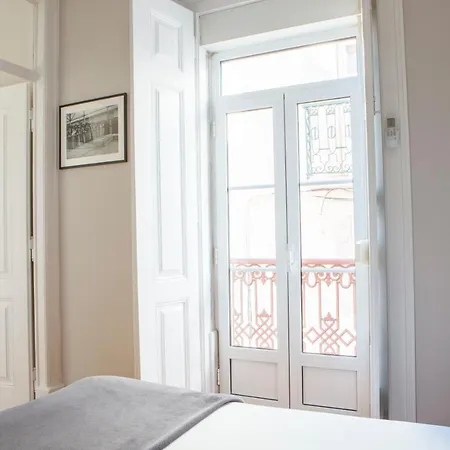 Alfama Graca District Typical & Bright , 3 Bedroom With Ac 1st Floor Apartman